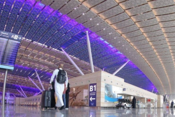 Jeddah airport starts free shuttle service to Makkah Grand Mosque