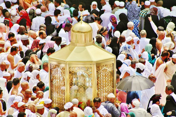 Uncertainty over Ramadan Umrah deepens as Saudis ask Muslims to defer Hajj plans