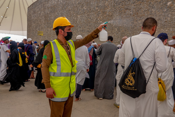 Hajj nears end as pilgrims complete second day of Tashreeq in Mina