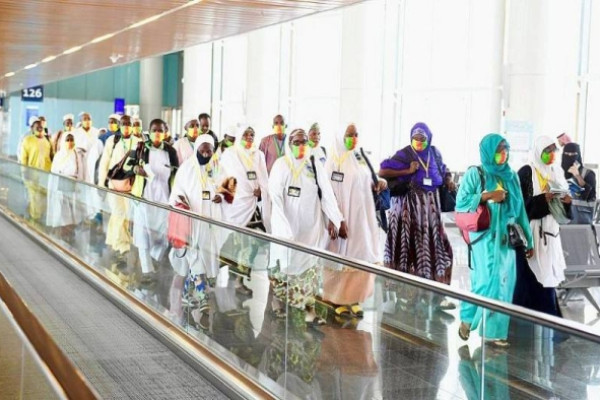 Guest pilgrims head for homelands after completing Hajj rituals