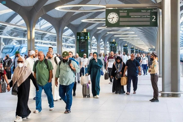 First batches of pilgrims arrive in Madinah as Hajj ends officially
