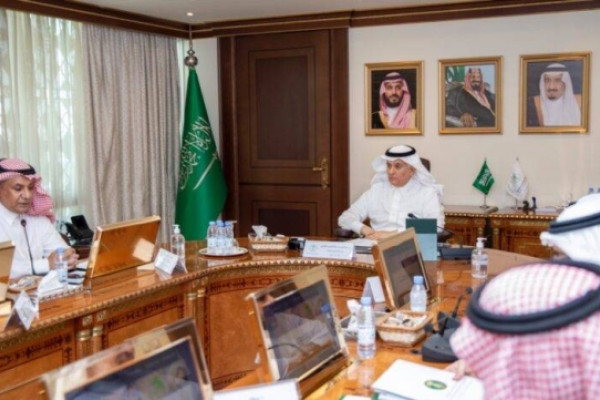 Minister ensures abundant supply of essential foodstuffs during Hajj season