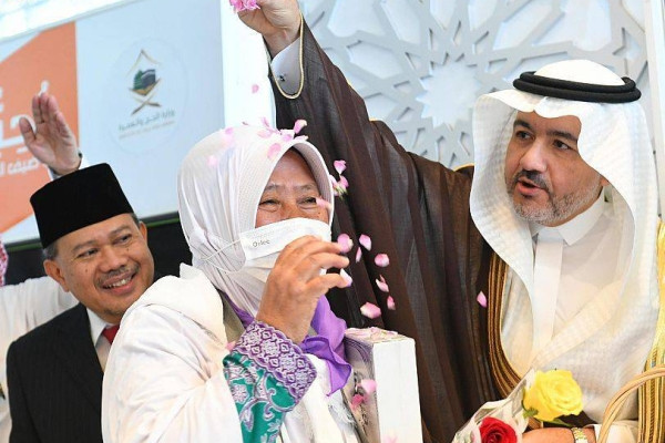 First pilgrims group arrives in Al-Madinah coming from Indonesia